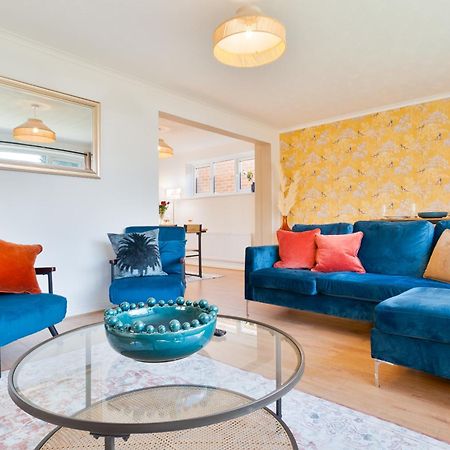 קנטרבורי Stylish 4 Bedroom Spacious Retreat With Parking - Sleeps 10 - Families & Contractors מראה חיצוני תמונה
