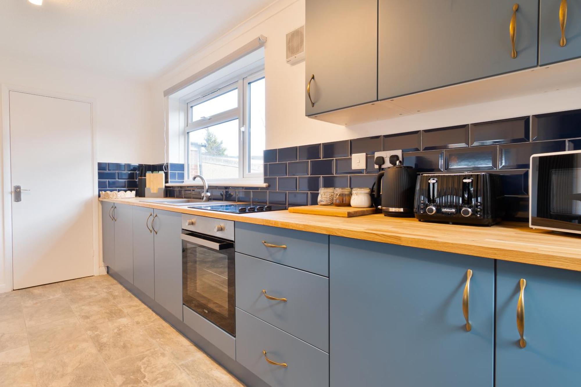 קנטרבורי Stylish 4 Bedroom Spacious Retreat With Parking - Sleeps 10 - Families & Contractors מראה חיצוני תמונה