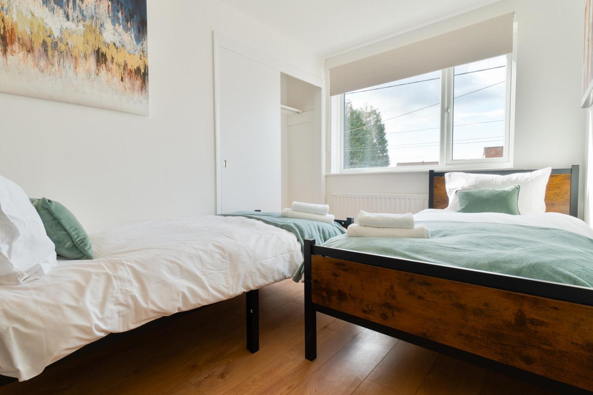 קנטרבורי Stylish 4 Bedroom Spacious Retreat With Parking - Sleeps 10 - Families & Contractors מראה חיצוני תמונה