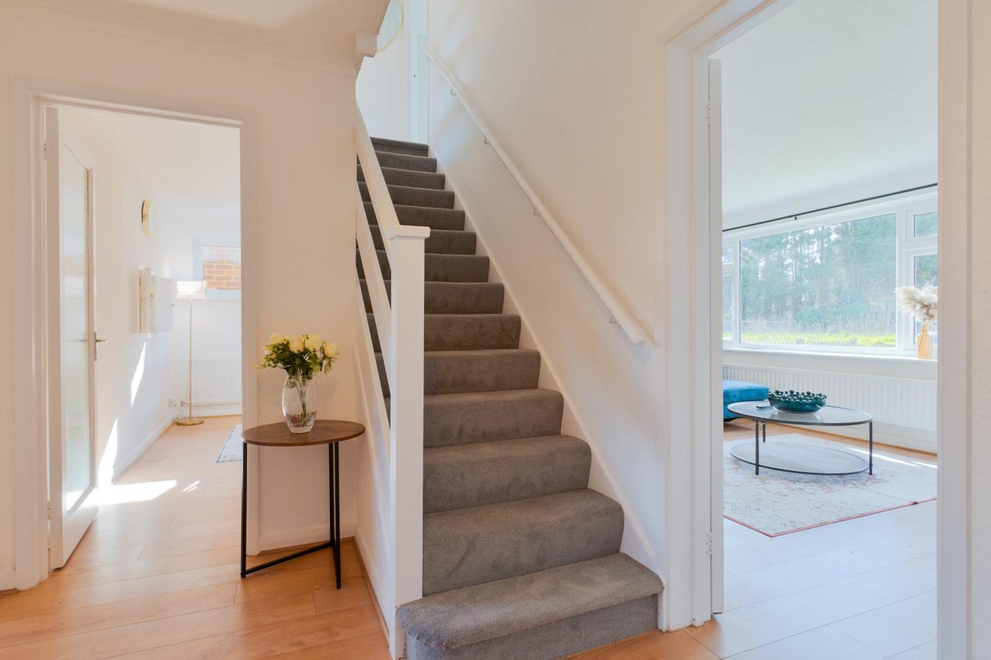 קנטרבורי Stylish 4 Bedroom Spacious Retreat With Parking - Sleeps 10 - Families & Contractors מראה חיצוני תמונה
